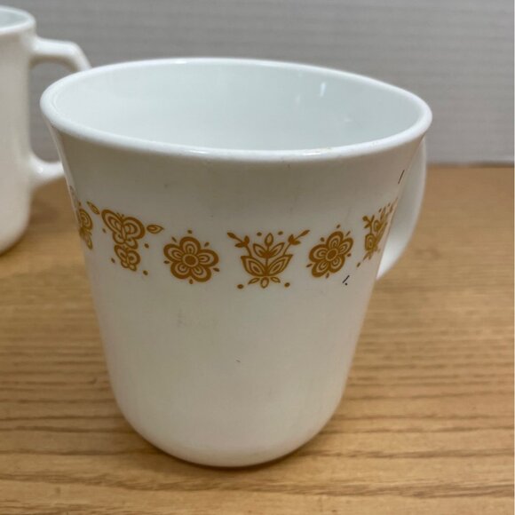 Vintage Corelle by Corning Coffee Mugs Cups Butterfly Gold Pattern Set of 4 USA - Picture 2 of 7